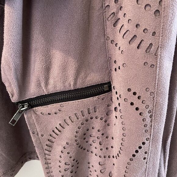 Tara Vao MicroSuede Moto Jacket L Purple Mauve Laser Cut Samaya NWT Lilac Unique - Picture 3 of 9
